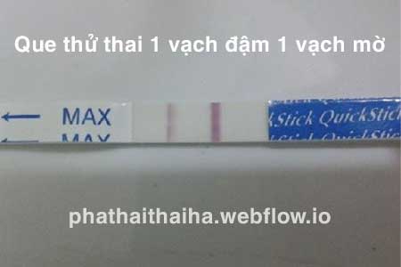 Que thử thai 1 vạch đậm 1 vạch mờ là có thai chưa? Nguyên nhân